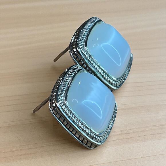 Mother of Pearl Style Square Stud Earrings Silver-Tone 1/2" Statement - Picture 1 of 7